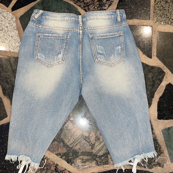 Life Of The Party High Rise Bermuda Shorts -Light Blue Wash size M New W/O Tag - Picture 8 of 9